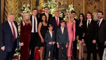 Motivul trist pentru care Melania Trump nu apare în fotografia de Crăciun a familiei Trump de la Mar-a-Lago