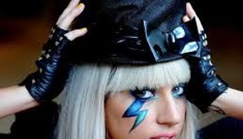 Lady Gaga impresionata de eseul Alejandro, scris de un roman! Vezi ce propunere impresionanta i-a facut vedeta