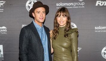 Formeaza unul dintre cele discrete cupluri de vedete. Cum au fost surprinsi Justin Timberlake si Jessica Biel, la plaja