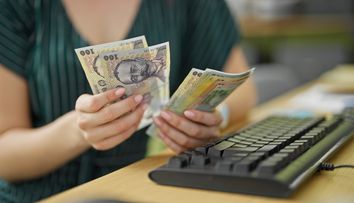 Astrele s-au aliniat în favoarea lor! Șase zodii vor avea noroc și bani cu carul în prima lună din vară