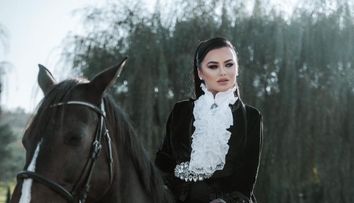 Carmen de la Sălciua pregătește o nouă melodie! Cu ce artist colaborează celebra cântăreață