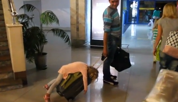 Un clip filmat in Bulgaria face senzatie pe YouTube. Ce se intampla in acest aeroport