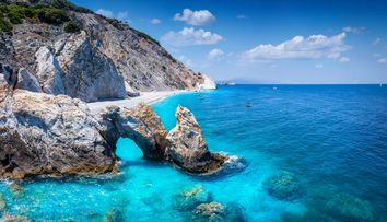 Focar de salmonella în Grecia! Unde au fost depistate peste 30 de cazuri de infectare
