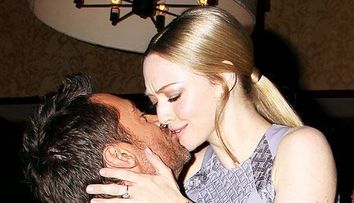 Amanda Seyfried: ce surpriza i-a facut Hugh Jackman vedetei din Mizerabilii de ziua ei de nastere. Cosette, rolul pe care actrita il astepta de 12 ani
