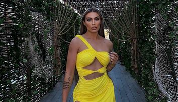 Fiica Anamariei Prodan, siluetă de supermodel la mare. Cum s-a afișat Sarah la plajă și într-un club de fițe