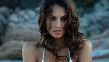 Madalina Ghenea se pregateste de nunta. Cum o va cere de sotie Gerard Butler pe frumoasa romanca