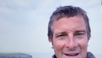 Bear Grylls, despre accidentul de parașutism în care și-a rupt coloana: ”Viața poate fi o luptă”