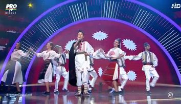 La doar 13 ani este posesorul unui talent deosebit! Cand a urcat pe scena, audienta a amutit. Vezi un moment memorabil