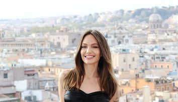 Angelina Jolie, surprinsă în compania unui miliardar celebru. Cum au fost fotografiați cei doi