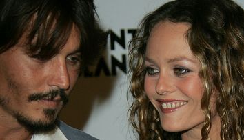 Cum arată acum Vanessa Paradis, iubirea vieții lui Johnny Depp! Actrița de 53 de ani sfidează timpul și își arată toate ridurile
