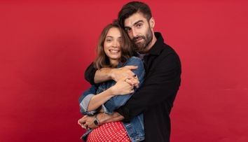 GROAPA, serialul care prezintă povestea incredibilă a familiei Vlahu, se vede de săptămâna aceasta, în exclusivitate, pe VOYO!
