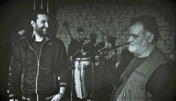 Smiley canta in duet cu Alexandru Andries