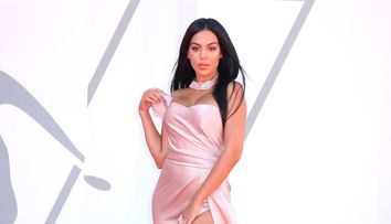 Georgina Rodriguez are o sosie pe TikTok. Ce mesaje primește de la internauți tânăra care îi seamănă leit