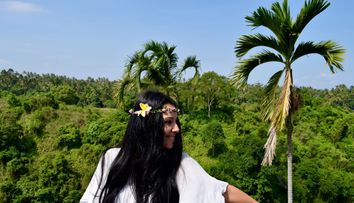 Vacanta exotica in Bali si Singapore pentru Corina Caragea