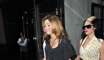 Miley Cyrus pare ca si-a marit buzele cu botox! Tu ce crezi? FOTO