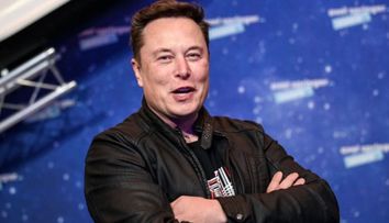 Elon Musk s-a mutat într-o casă modestă, din prefabricate, care se asamblează în câteva ore