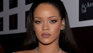 Rihanna, dată în judecată. Ce riscă și care e motivul