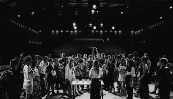 Cum a reușit un festival să creeze conexiuni între oameni complet diferiți, care altfel nu ar trece niciodată peste diferențele lor 
