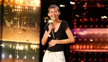 O tânără bolnavă de cancer, moment viral la America's Got Talent! A primit Golden Buzz de la Simon Cowell