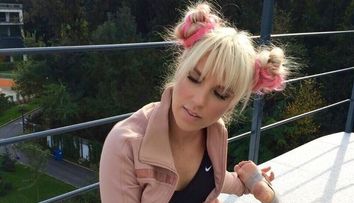 Corina nu mai arata deloc asa. Schimbarea de look la care a apelat in urma cu putin timp