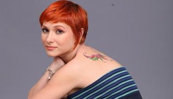Veverita Alina de la “Happy Hour” este fan al trupei Paramore: organizeaza un concert tribut