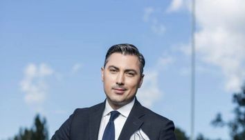 Membrii Echipei Nationale de Rugby, transformati de Alexandru Ciucu pentru un scop caritabil!