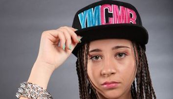 Putine fete au voie sa faca asta la 16 ani. Pe ce isi cheltuieste Nicole Cherry banii