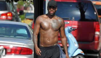 Interzis pe Instagram din cauză că este prea dotat. Jason Derulo, siderat