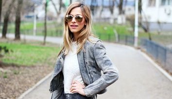 Nu are pic de burtica, desi a nascut in urma cu doar o luna! Dana Rogoz isi arata abdomenul intr-o bluza foarte scurta - FOTO