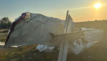 Pilotul decedat la Gura Portiței se mai prăbușise cu un avion în aceeași zi. În primul accident a fost și fiul său