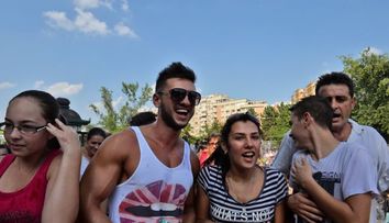Parcul Tineretului a fost luat cu asalt de fanii LaLa Band la cea mai mare bataie cu apa ProFM