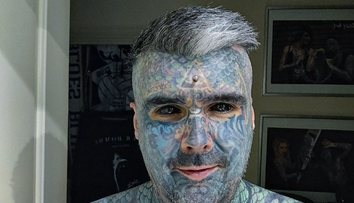 Un bărbat a ajuns să semene cu un mutant după ce și-a tatuat 90% din corp. Cum arăta înainte