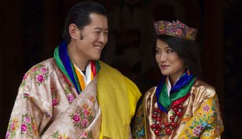 Ei sunt Kate si William ai Bhutanului! Cum a aratat Ducesa de Cambridge alaturi de cea mai tanara regina din lume