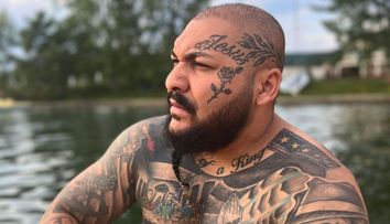 Dani Mocanu, mândru că oamenii își tatuează chipul lui: „Sunt și voi rămâne unic”