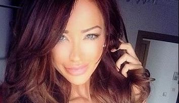 Bianca Dragusanu, fotografiata aproape topless, in pat. Ce sfat da roscata despre iubire