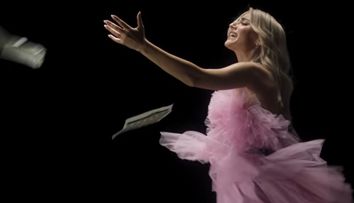 Andia a cucerit din nou topurile! A ajuns pe locul 1 în trending cu melodia „Sfârșitul lumii”