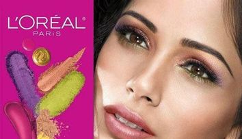 Freida Pinto, albita in Photoshop pentru o reclama la cosmetice?