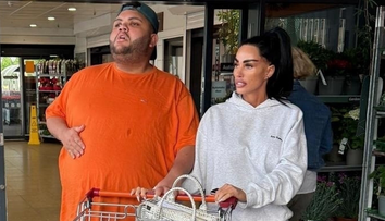 La 23 ani, fiul lui Katie Price are 188 de kilograme. ”Mâncarea o să-l omoare”
