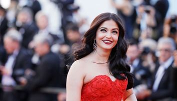 E considerata cea mai frumoasa vedeta, dar putini stiu cum arata sotul ei. Cine e barbatul pe care il iubeste Aishwarya