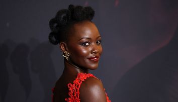 A fost distribuită în rolul Elenei din Troia și internetul a luat-o razna. Lupita Nyong’o, replică neașteptată pentru cei care o critică
