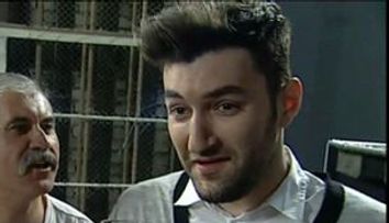Bea sau nu Smiley oua crude de prepelita? Vezi VIDEO
