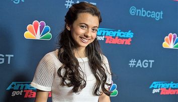 Laura Bretan lansează albumul World I See cu MediaPro Music & Universal Music România