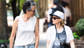 Jodie Foster a stârnit îngrijorare printre fani după o apariție rară alături de soția sa, pe străzile din New York. Cum au surprins-o paparazzii