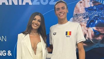Alina Eremia a cântat imnul Romaniei la finala Campionatului European De Înot pentru Juniori