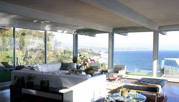 Angelina Jolie si Brad Pitt isi vand casa din Malibu! Vezi poze cu SUPER CASA