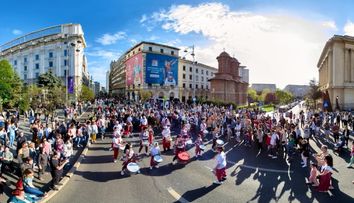 „Străzi Deschise, București – Promenadă Urbană” #4 a ajuns la final! Peste un milion de bucureșteni și turiști au participat la evenimentele organizate pe bulevardele și în cartierele Capitalei