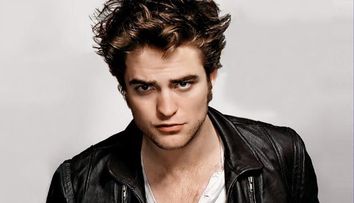Care Kristen Stewart? Robert Pattinson se saruta pasional cu o blonda superba