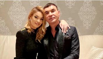 Cristi Borcea, costumat în Batman de Halloween. În cine s-a deghizat Valentina Pelinel și cum au pozat