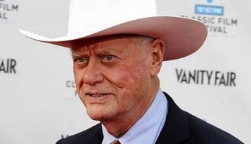 A murit Larry Hagman, interpretul lui JR din serialul 