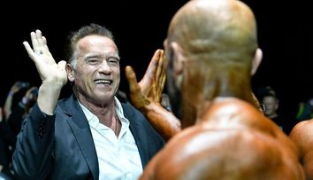 Terminatorul pe două roți. Arnold Schwarzenegger merge pe bicicletă la 72 de ani